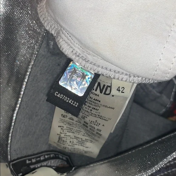 Fendi x Nicki Minaj Prints On collection shorts - Picture 7 of 16